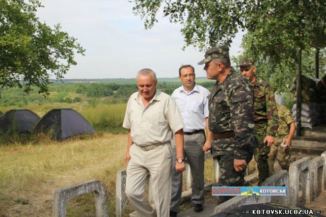 Руководители города посетили батальон территориальной обороны